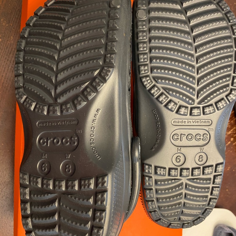 Crocs - Picture 2 of 6